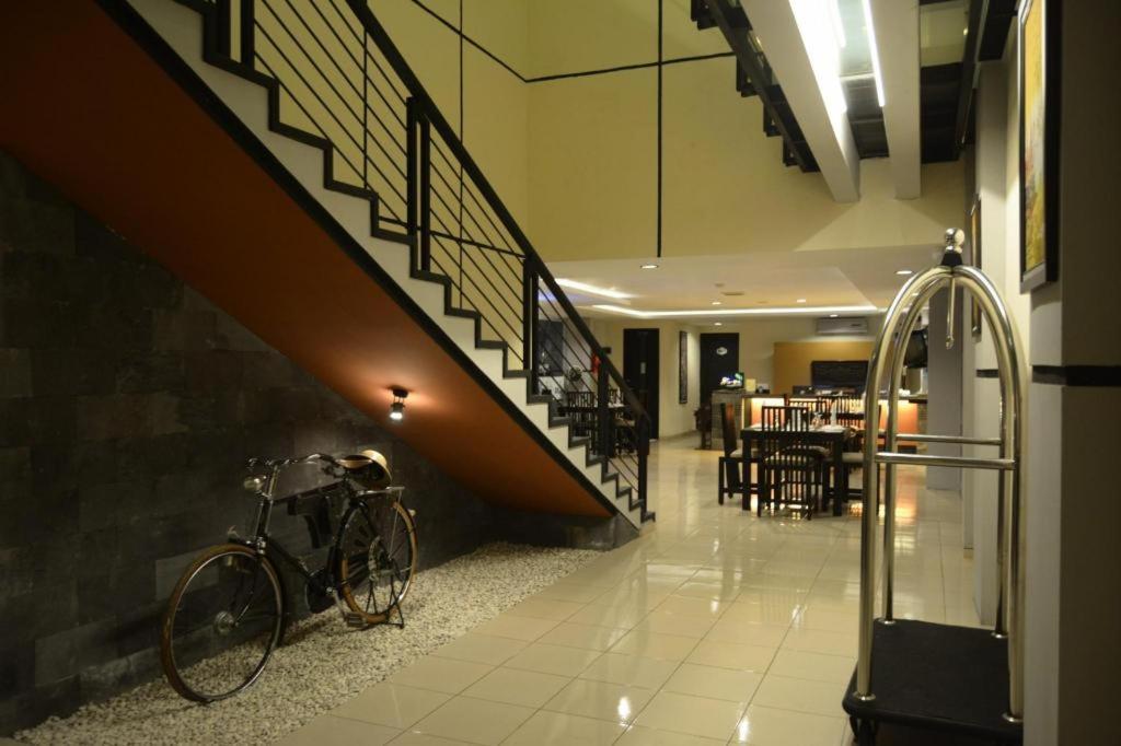 Puri Chorus Hotel Yogyakarta Eksteriør bilde